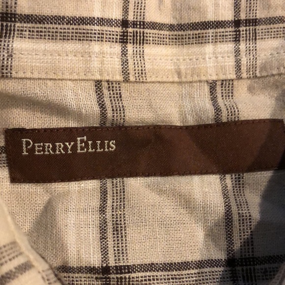 Like new! - PERRY ELLIS Linen Blend Plaid Button Down - Picture 2 of 5
